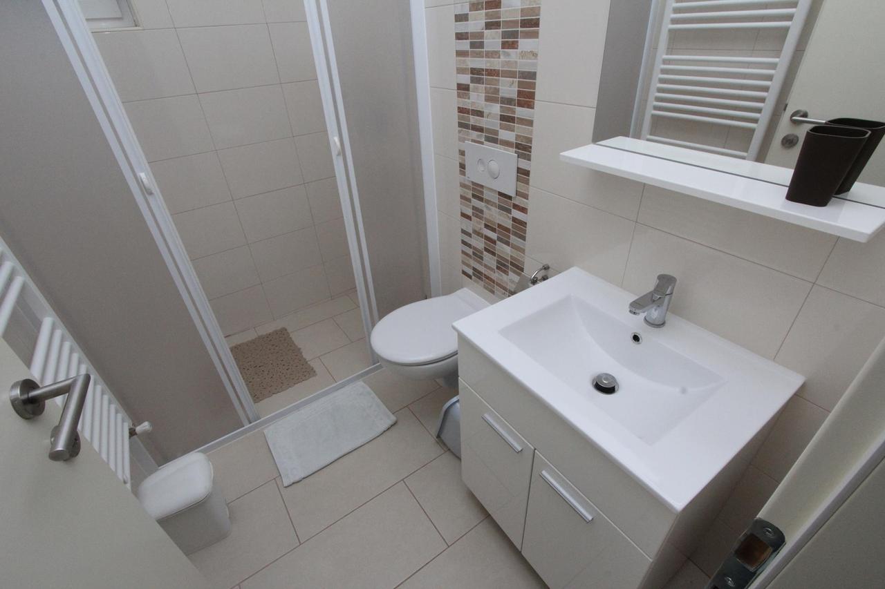 Rooms And Apartments Bella Vista Ровинь Экстерьер фото